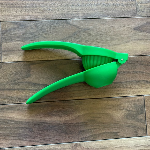 Art + Cook Citrus Squeezer - Picture 1 of 2
